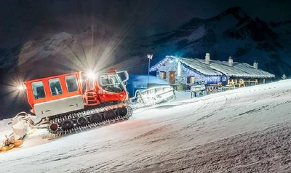 Al momento stai visualizzando BARDONECCHIA E CENA IN RIFUGIO CON IL GATTO DELLE NEVI